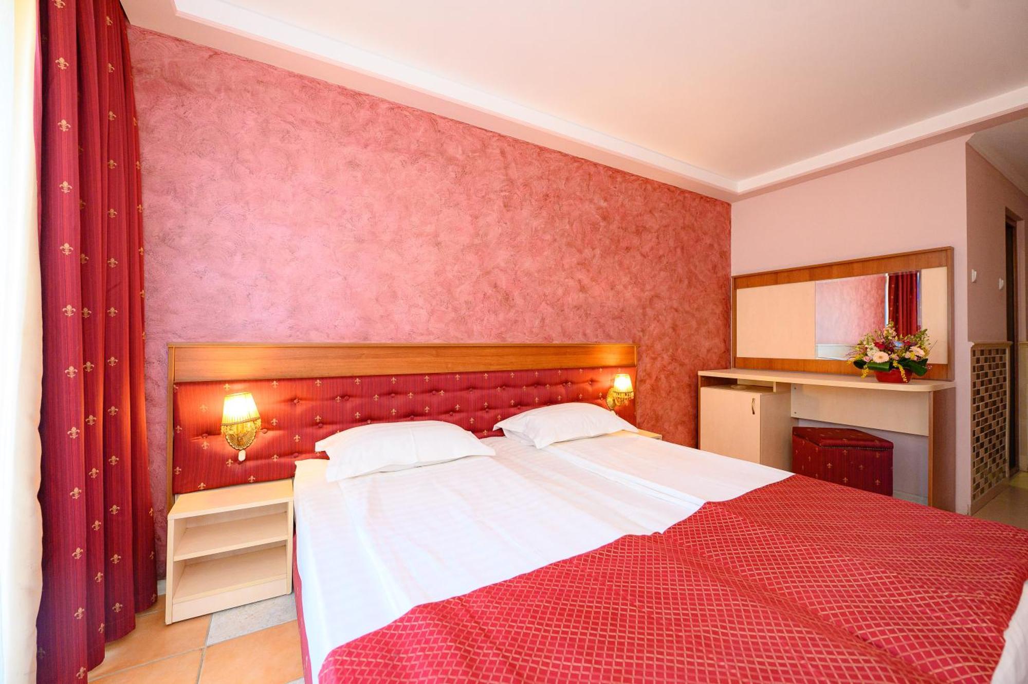Hotel Iris-Mimoza Жупитер Экстерьер фото