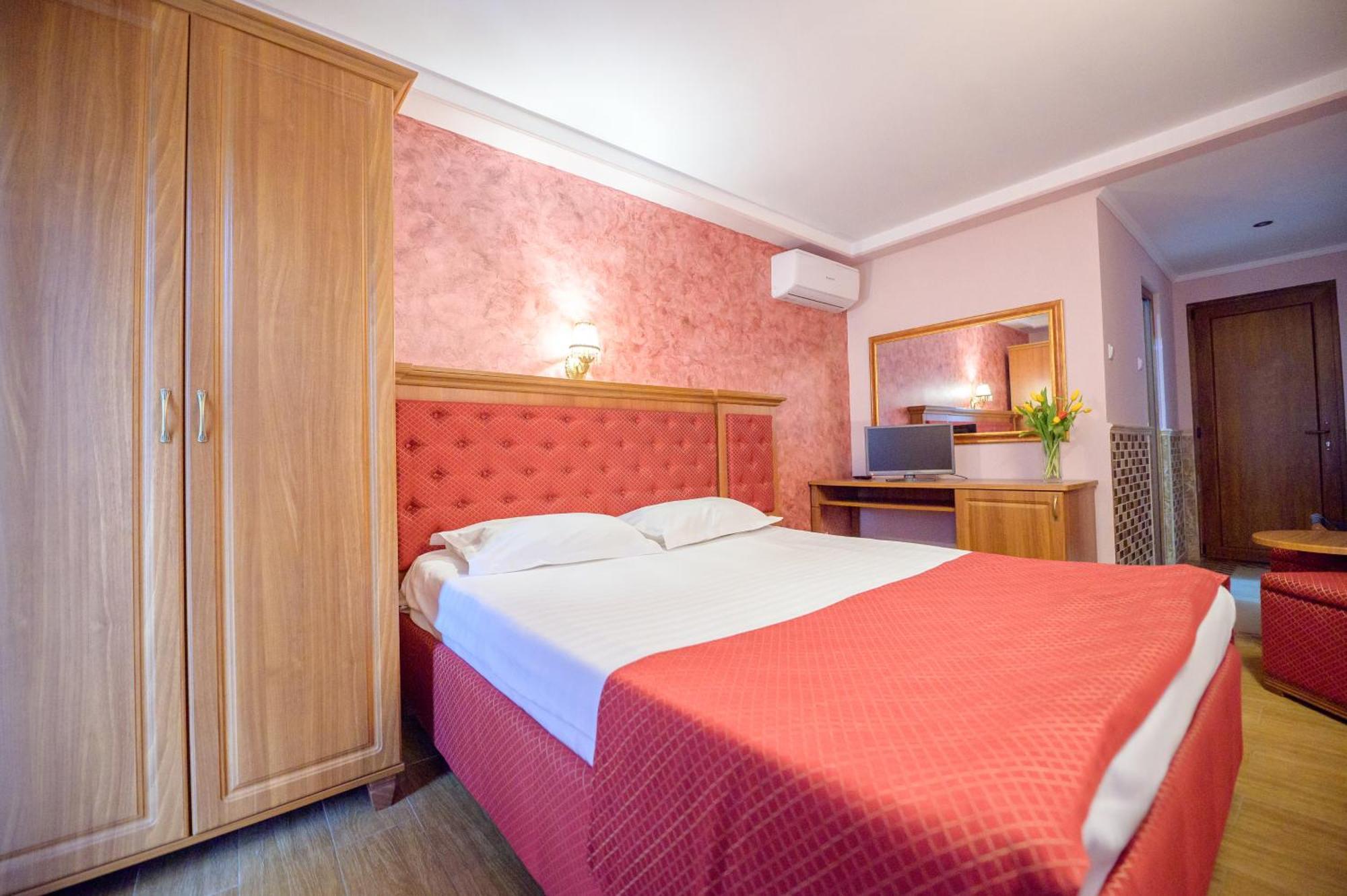 Hotel Iris-Mimoza Жупитер Экстерьер фото